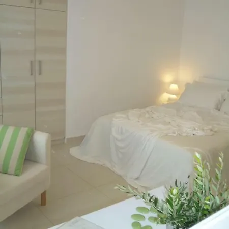 Oceana 6 Bed Luxury Beachfront In